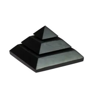 Шунгит, пирамида Саккара 5 х 3 см (ок. 90 г)