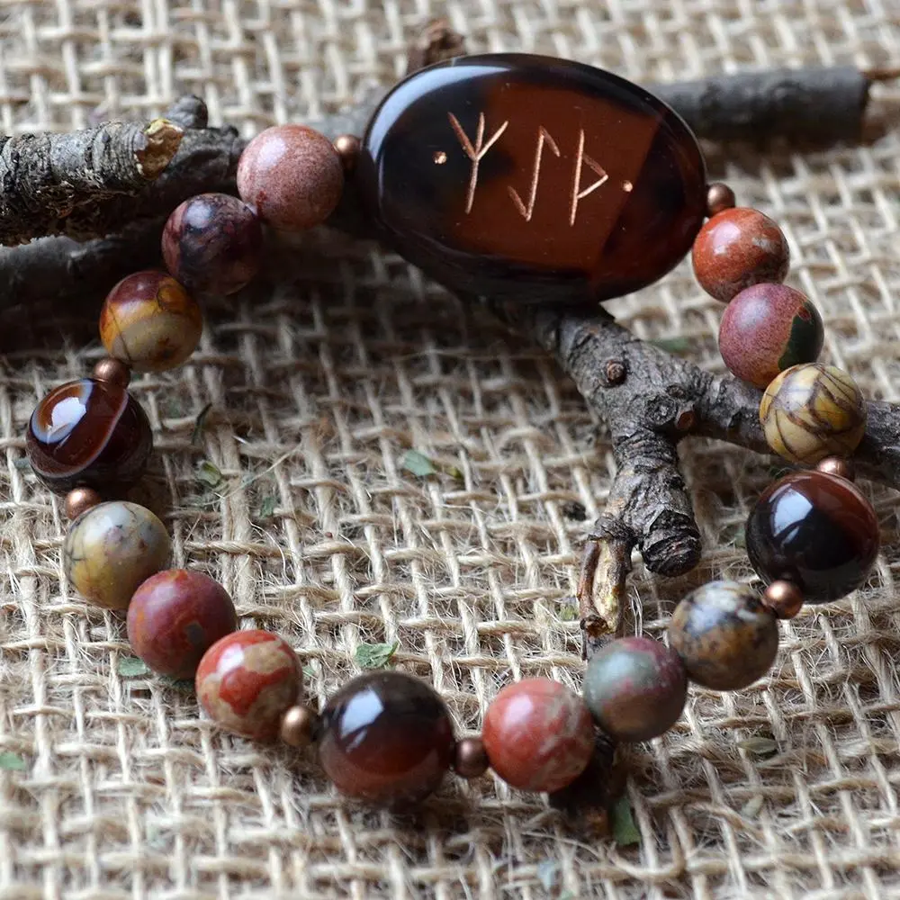 Рунический браслет "Защита и неуязвимость"