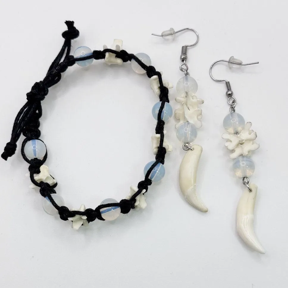 Браслет "Сила Луны" с позвонками ящерицы и опалитом