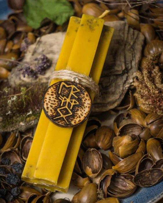 Свеча с амулетом "Ореол успеха"