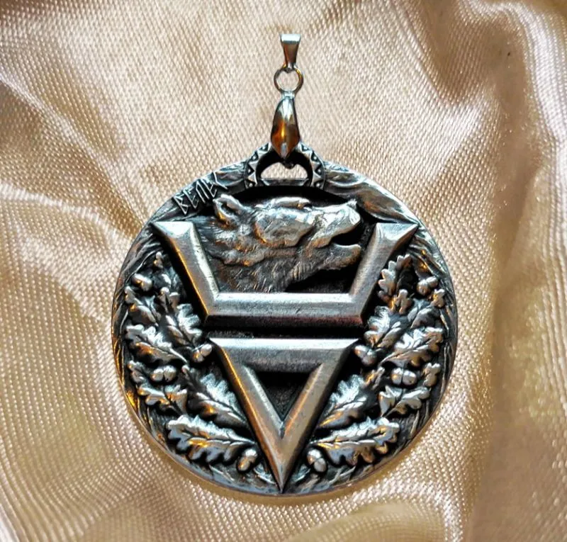 Оберег "Велес, хозяин животных"