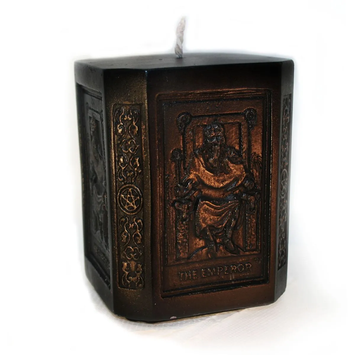 Свеча аркана Таро "Император" с объемными изображениями карты