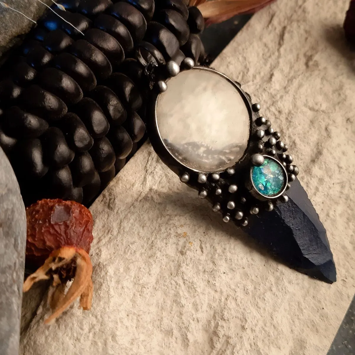 Подвеска "Космо-клык" с тонированным агатом