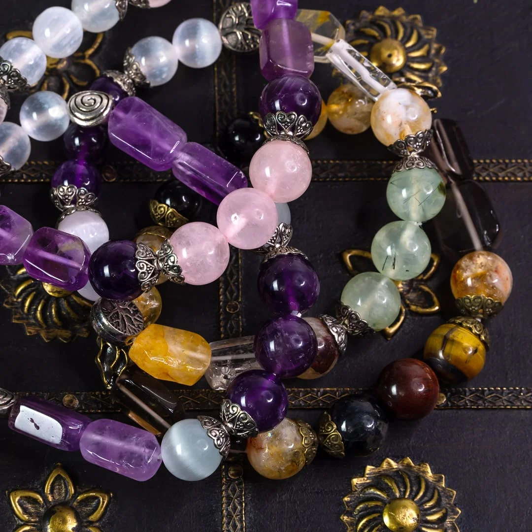 Браслет "Та, кто знает" из натуральных камней