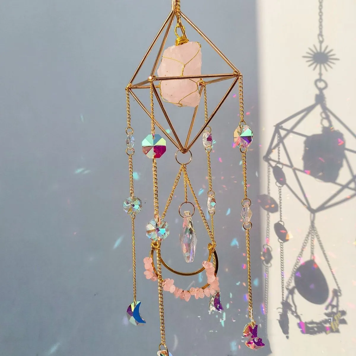 Ловец Солнца с натуральными камнями