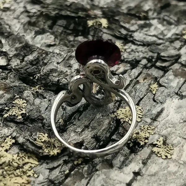 Кольцо "Змеиная кровь" с серебрением