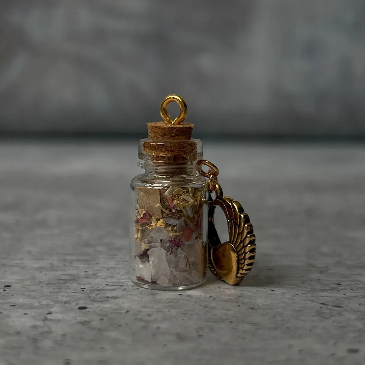 Магическая бутылочка "Привлечение любви"