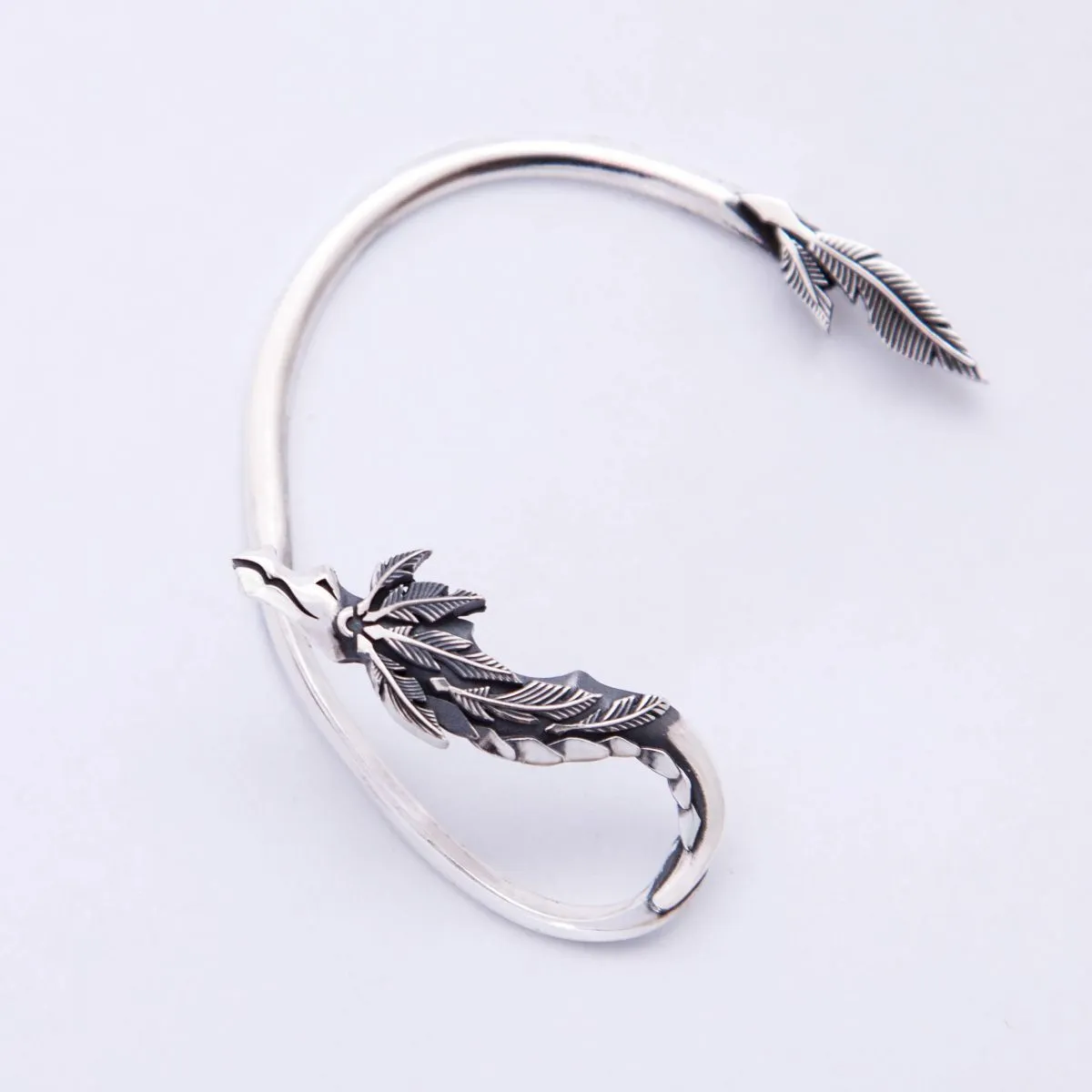 Серьга-кафф "Пернатый змей" крупная с серебрением