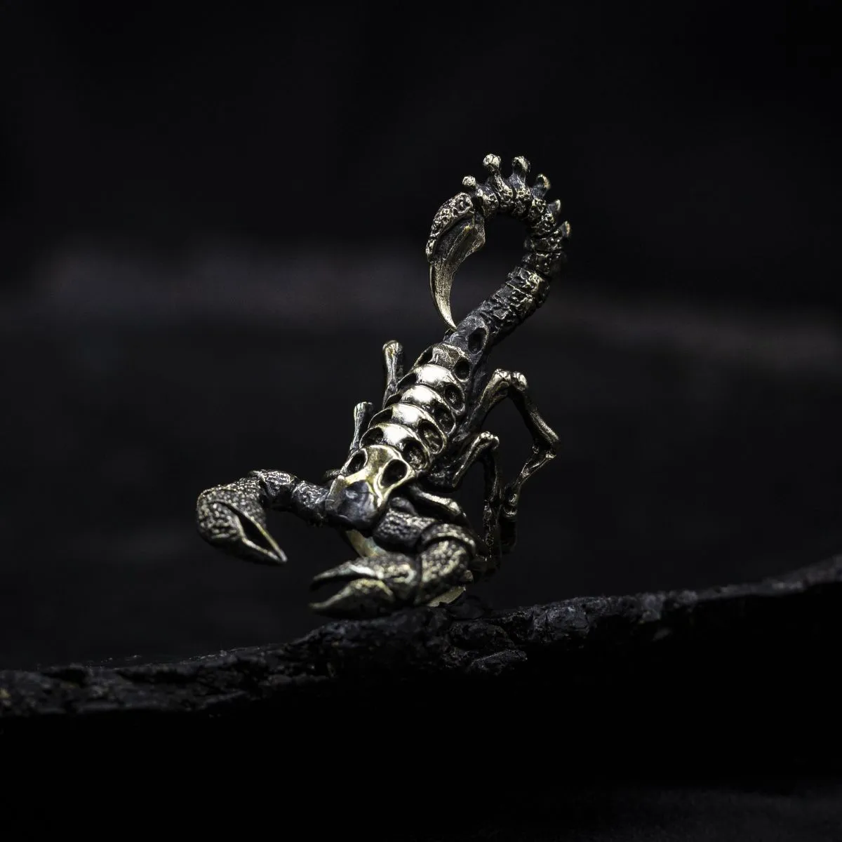 Бронзовое кольцо "Скорпион"