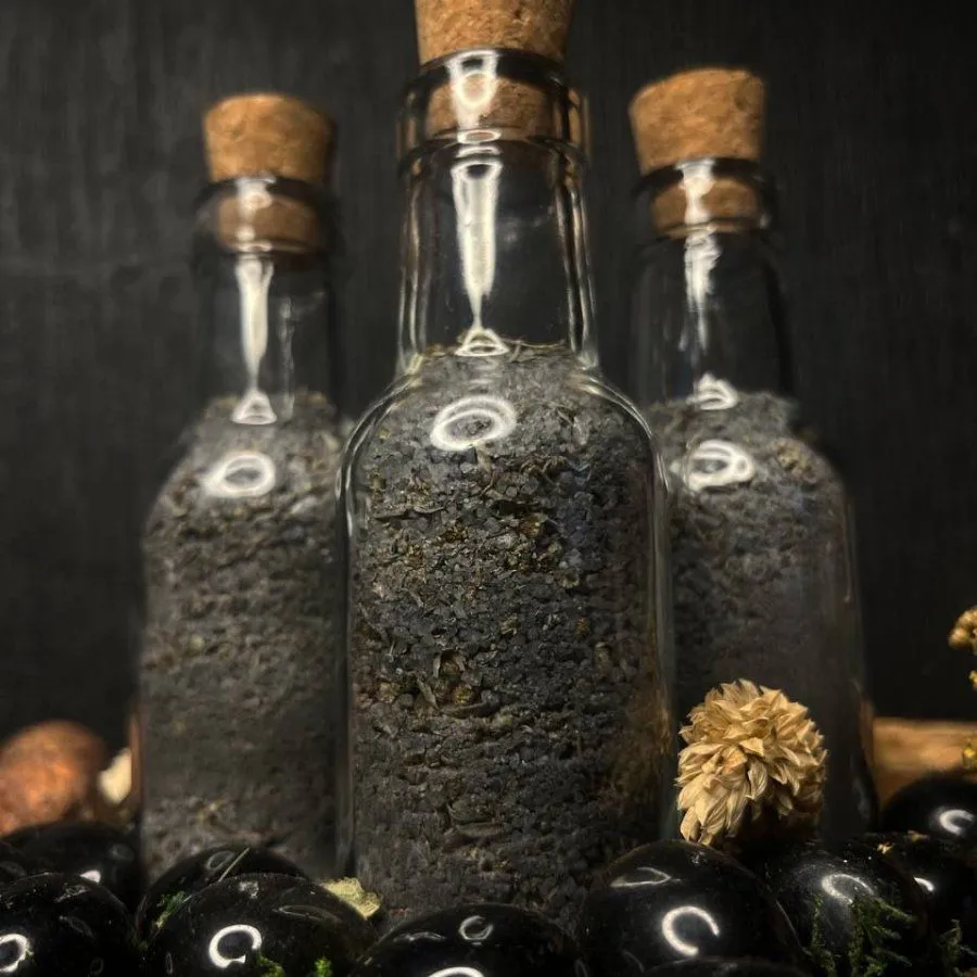 Магическая чёрная соль «Защита полыни»