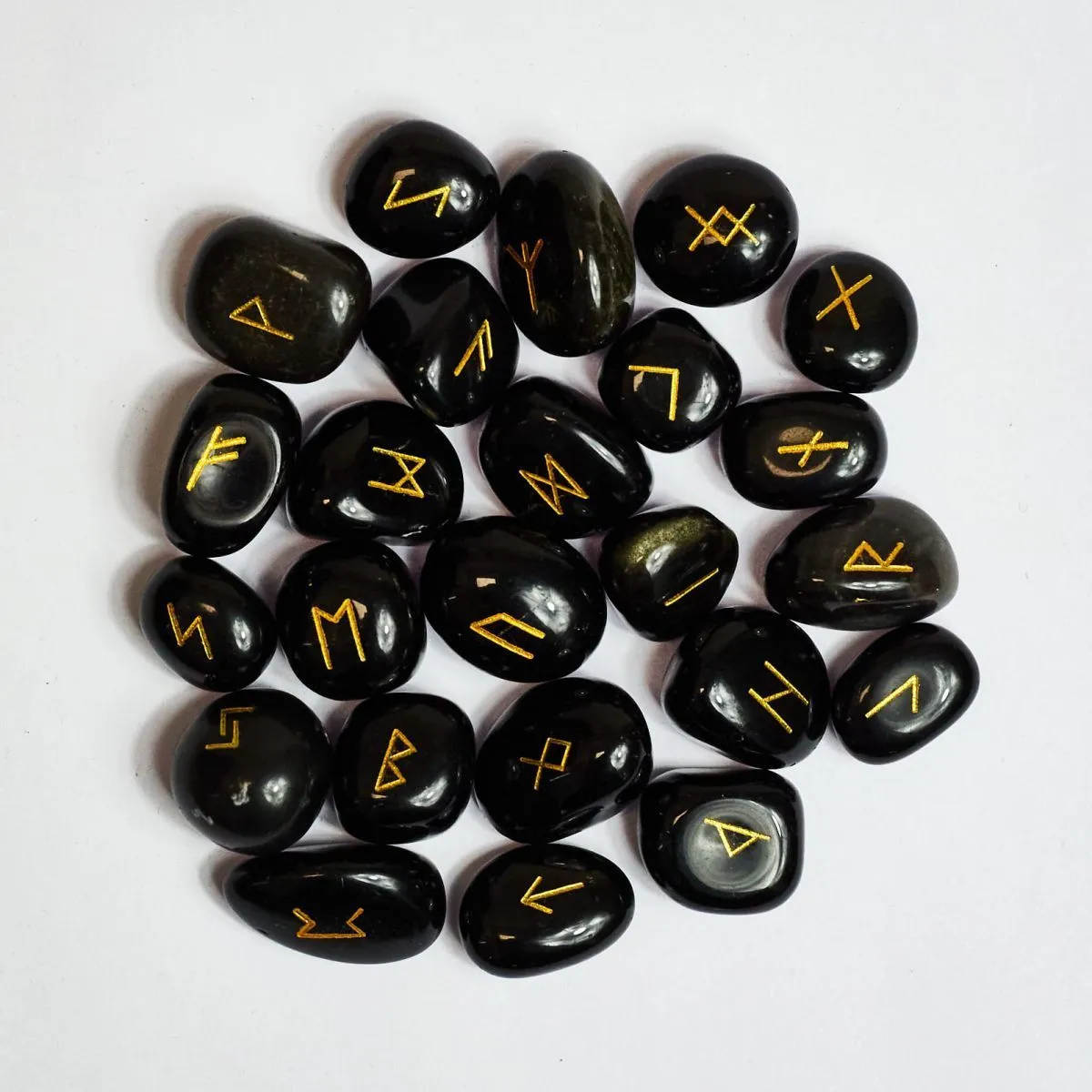 Скандинавские руны из обсидиана "Дорога в Свартальвхейм"