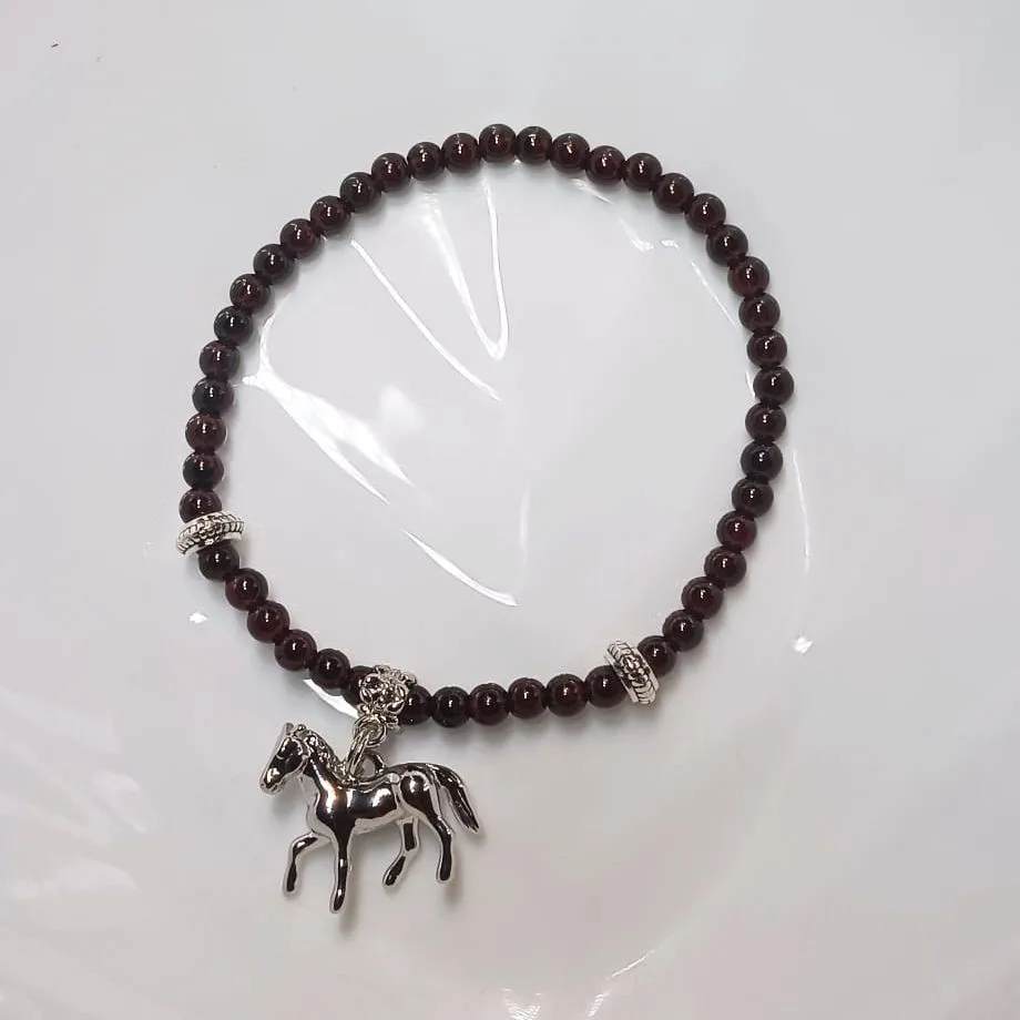 Браслет "Лошадка" с кулоном, гранат