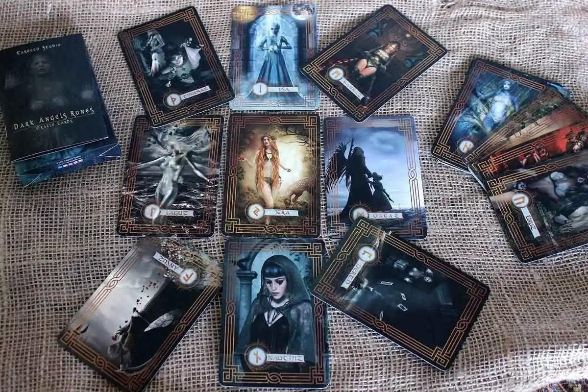 Dark Angels Runes Oracle Cards (Оракул "Руны Темных Ангелов")