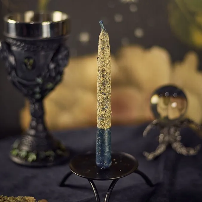 Свеча восковая синяя с травами "Интуит"