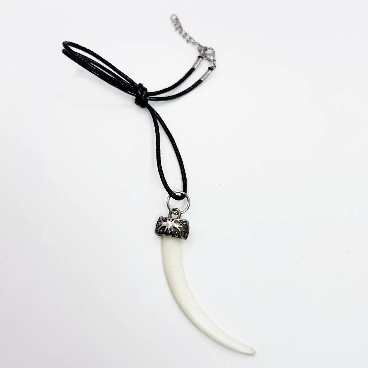 Амулет "Проводник Шамана" с клыком самца кабарги