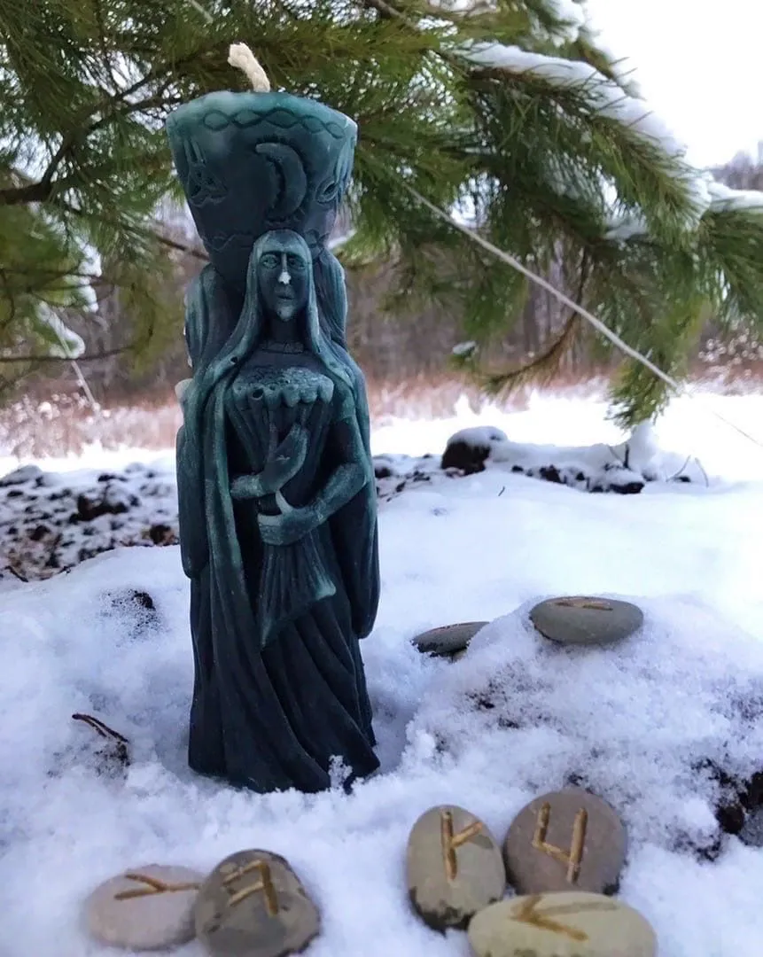 Свеча "Трехликая Геката"