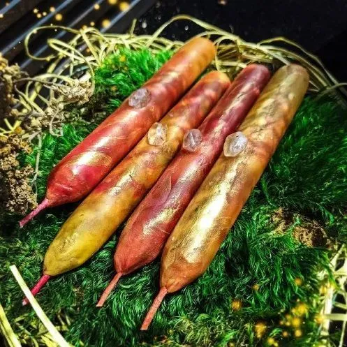 Катаная восковая свеча "Золото Белтейна"