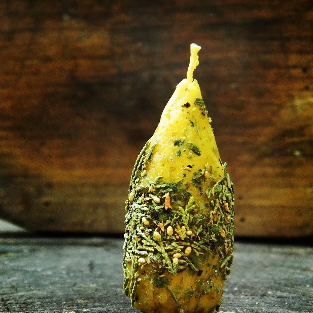 Конусная свеча-малышка "Защитная"