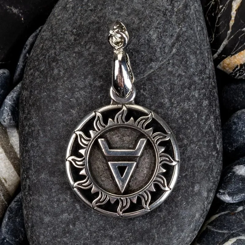 Оберег "Символ Велеса" с красной эмалью
