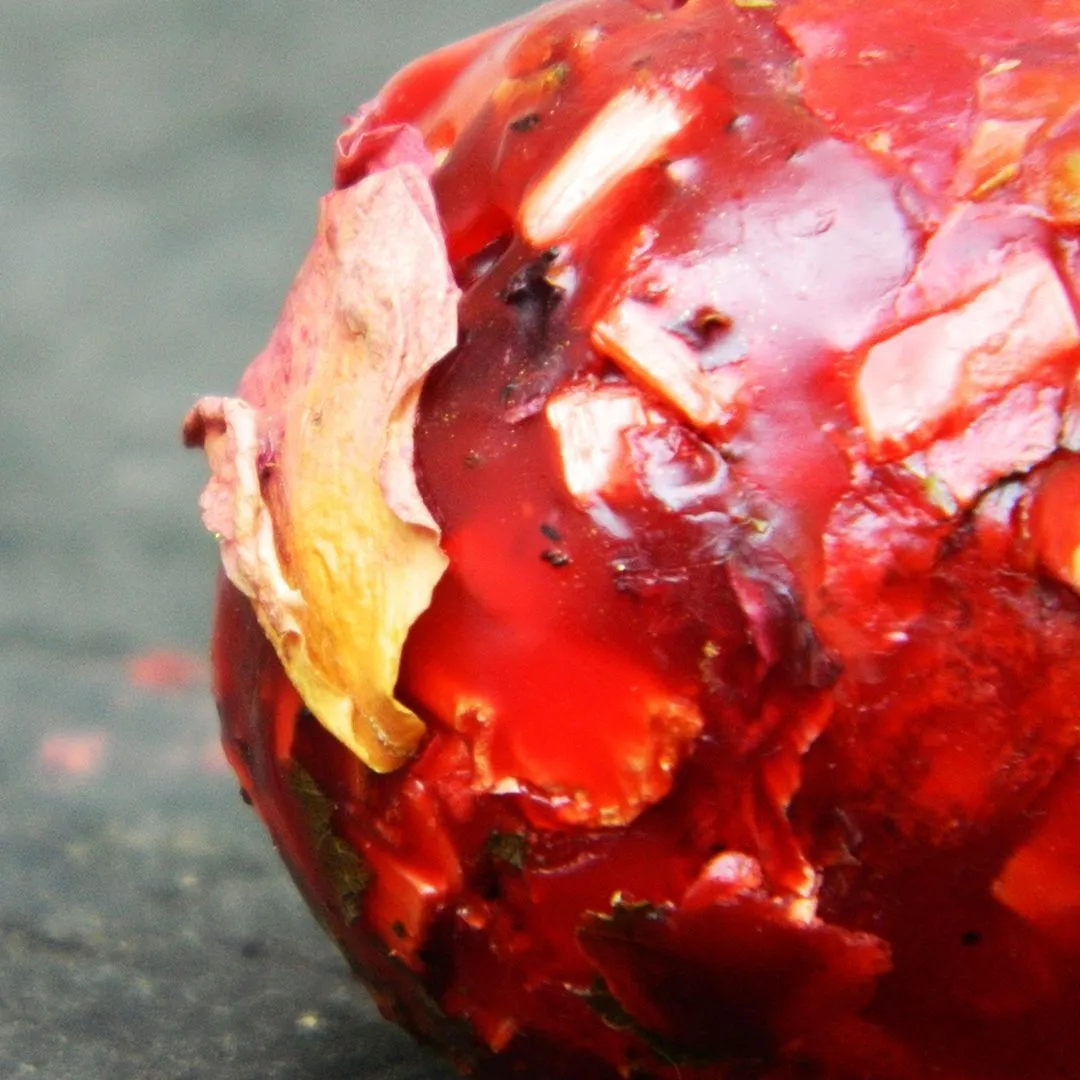 Свеча-шар "Горячая Любовь"