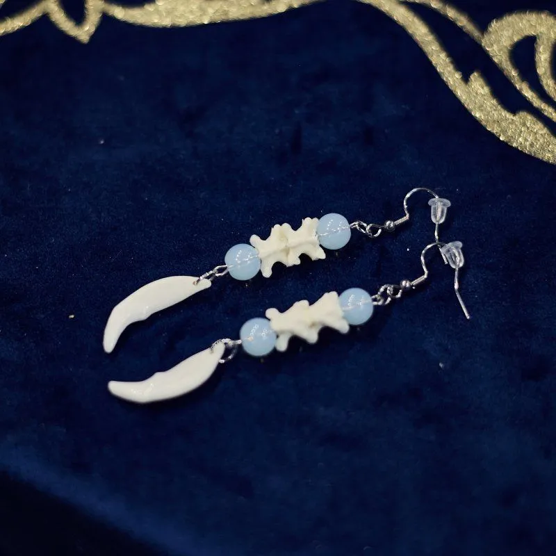 Серьги "Сила баланса" с клыками лис, позвонками ящерицы и опалитом