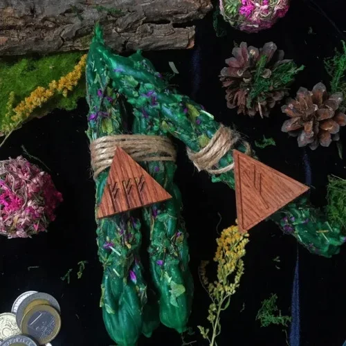 Свеча магическая "Ловец денег" с амулетом и инструкцией