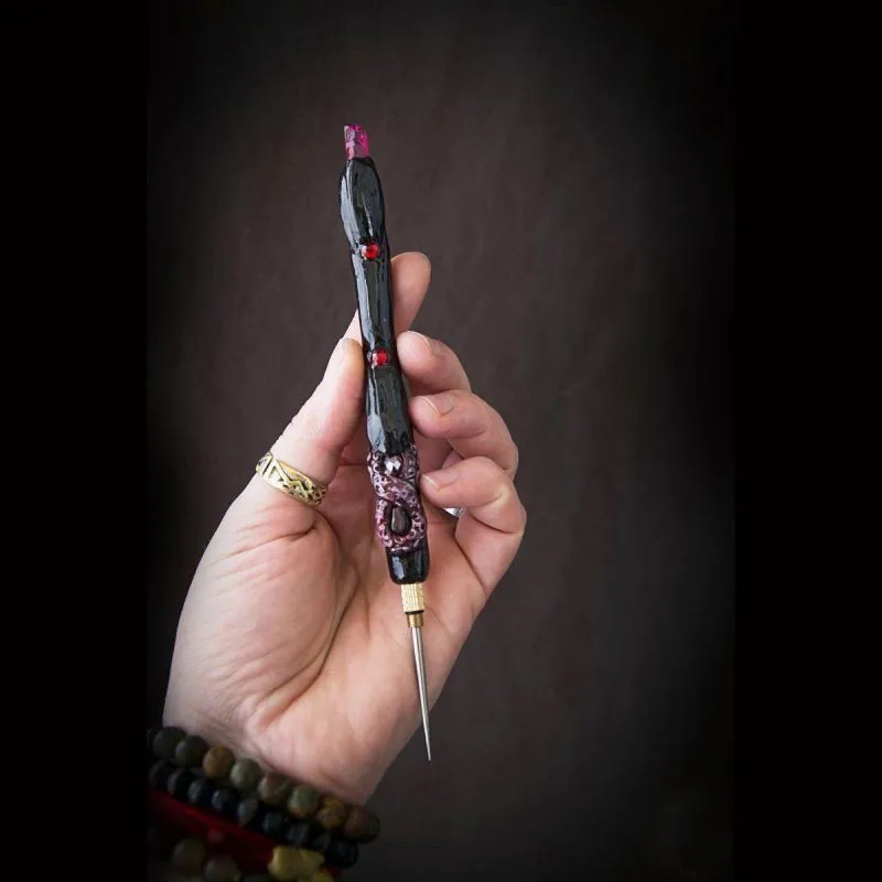 Ритуальное шило "Лилит", гранат и кварц