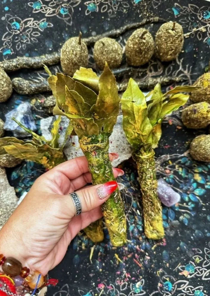 Катаная живая свеча "Золотая" с лавром