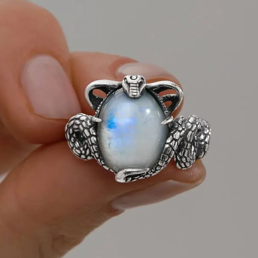 Кольцо "Кобра", лунный камень, р.17