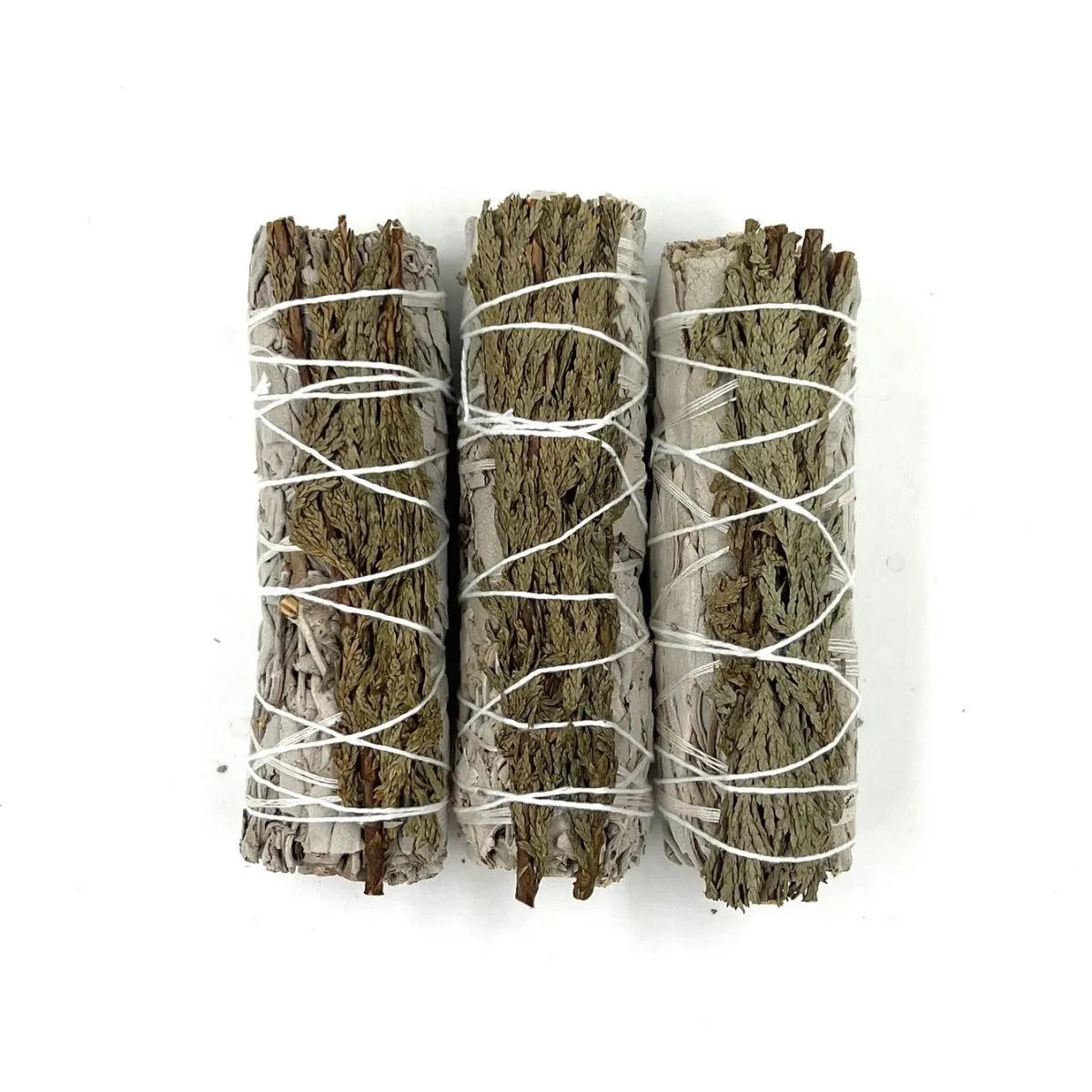 Скрутка белого шалфея с кедром