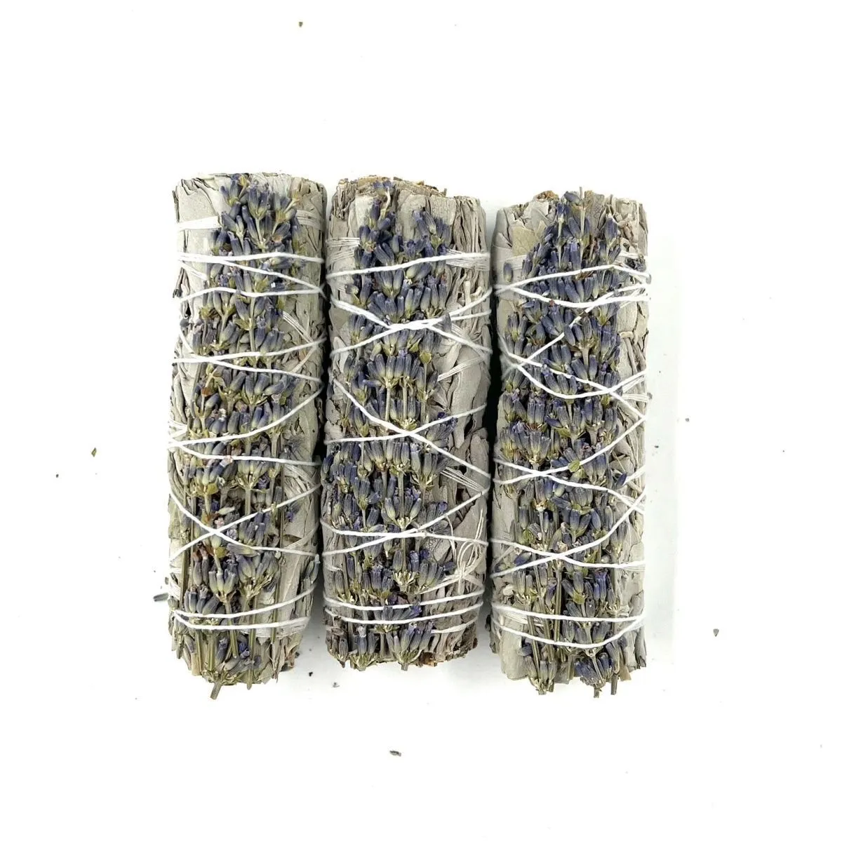 Скрутка белого шалфея с лавандой