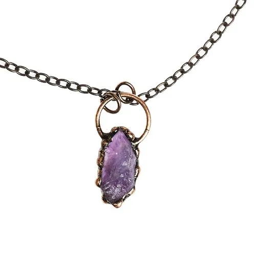 Кулон "Открыть скрытое" с аметистом на цепочке из меди