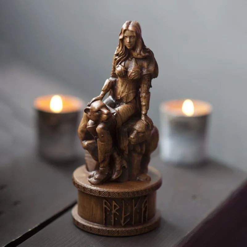 Алтарная статуэтка "Фрея"