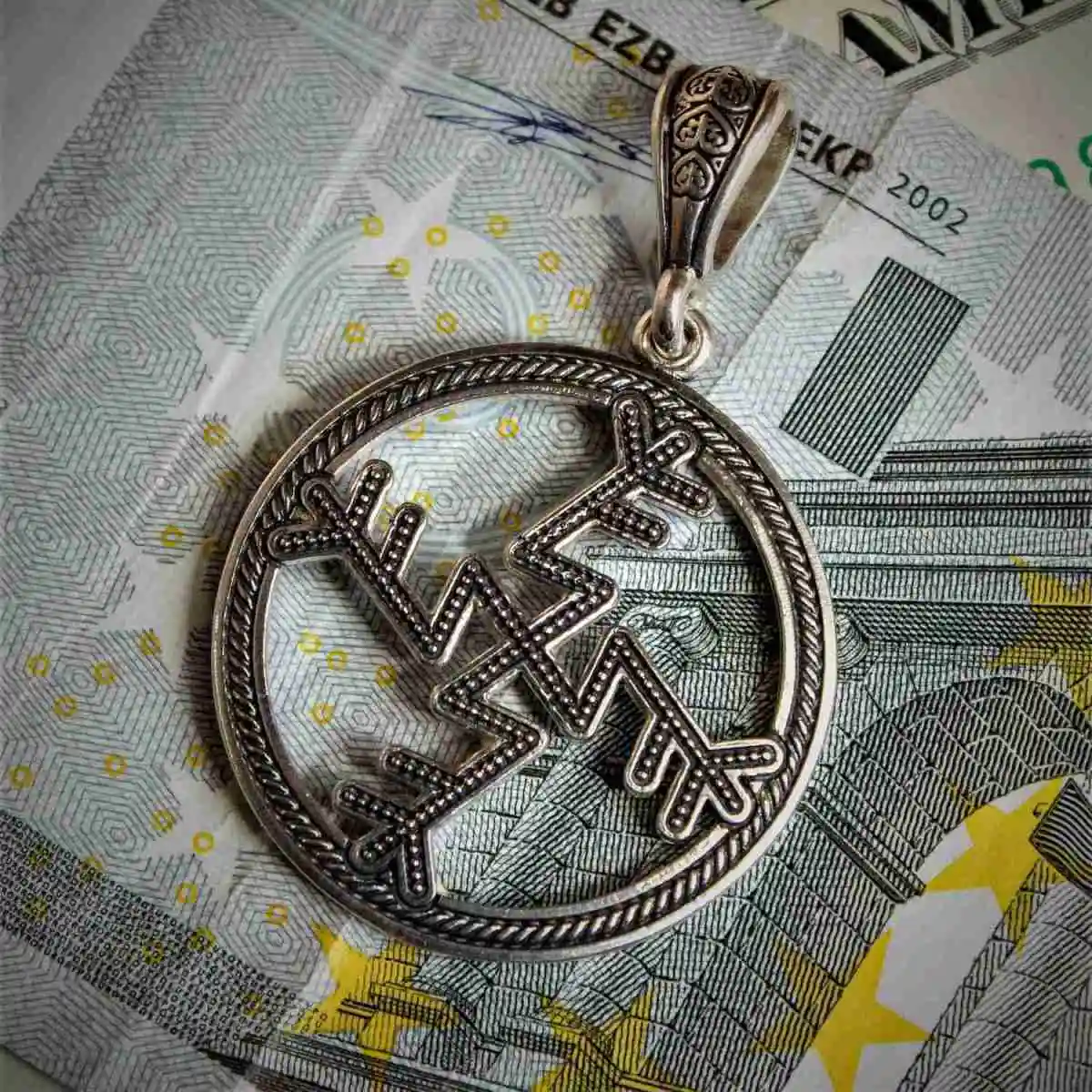 Оберег "Ключ к богатству" с серебрением