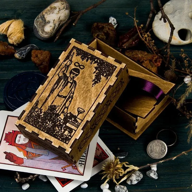 Шкатулка для мини-Таро "Маг"