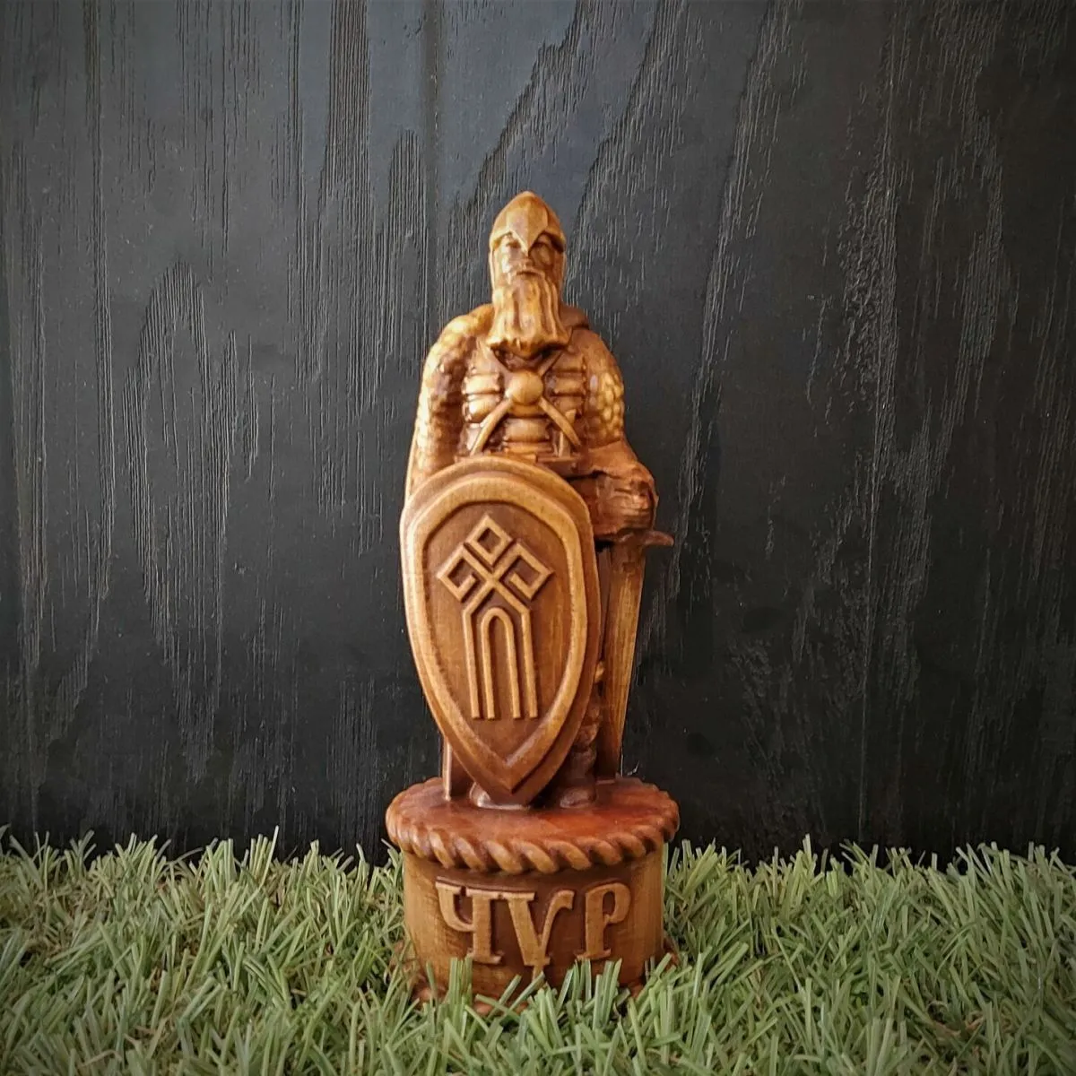 Алтарная статуэтка "Чур" из дерева