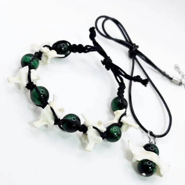 Подвеска "Сила Бастет" с атлантом куницы и тонированным кошачьим глазом