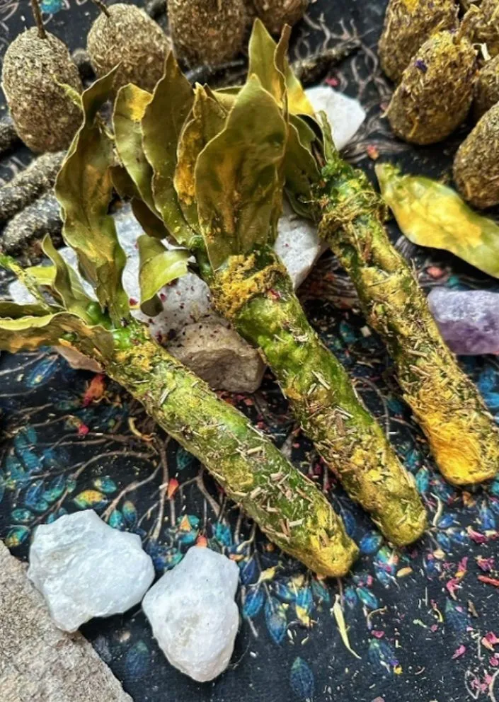 Катаная живая свеча "Золотая" с лавром