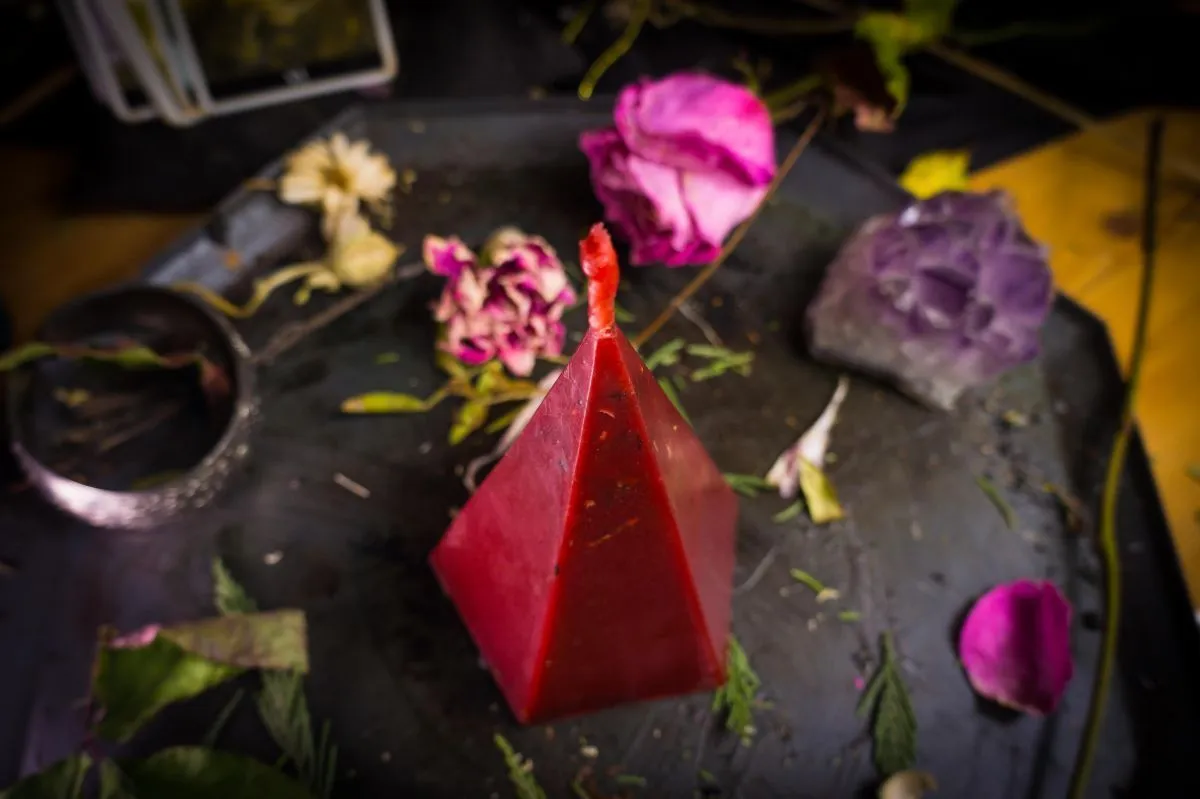 Свеча "Пламя любви"