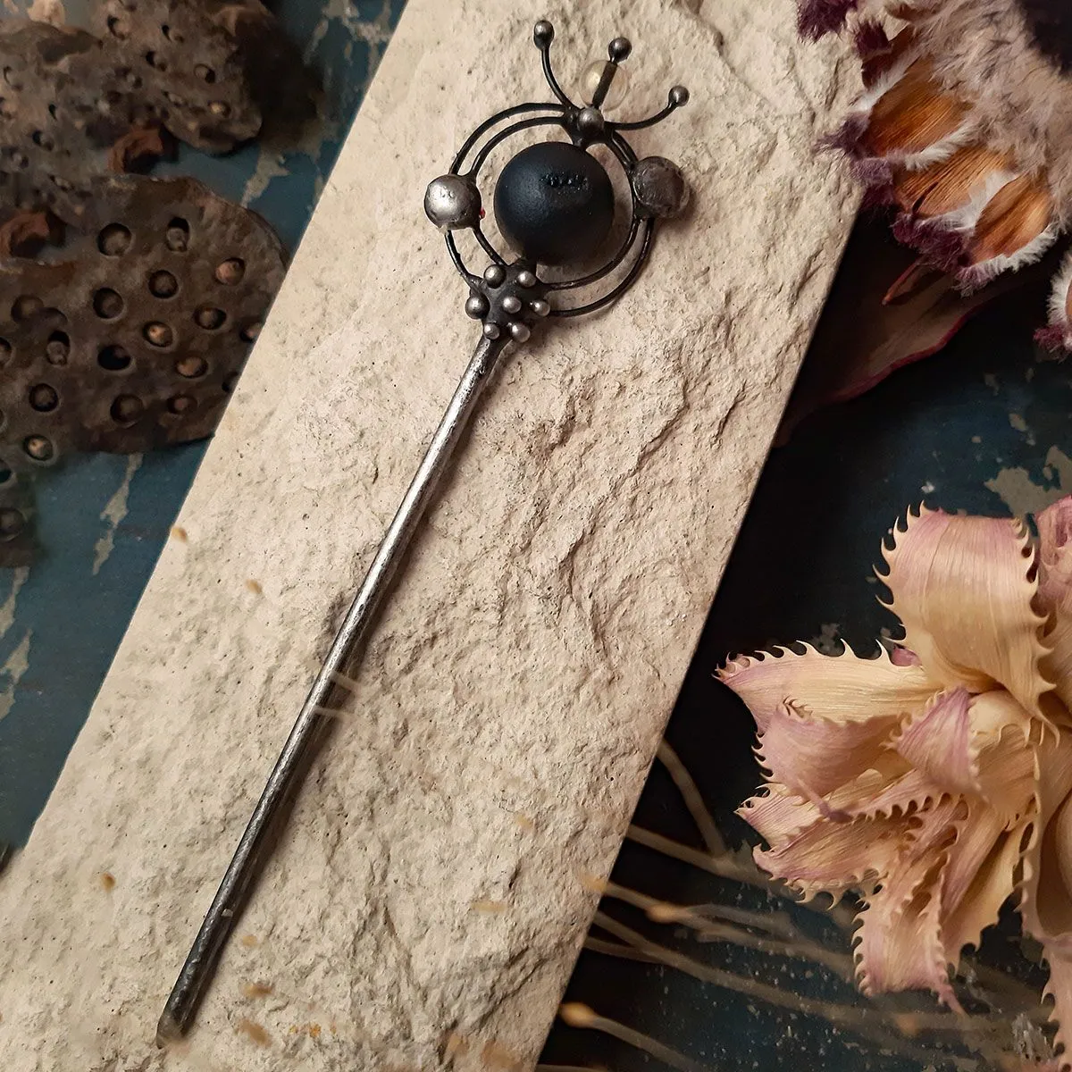 Палочка для волос "Черная дыра"