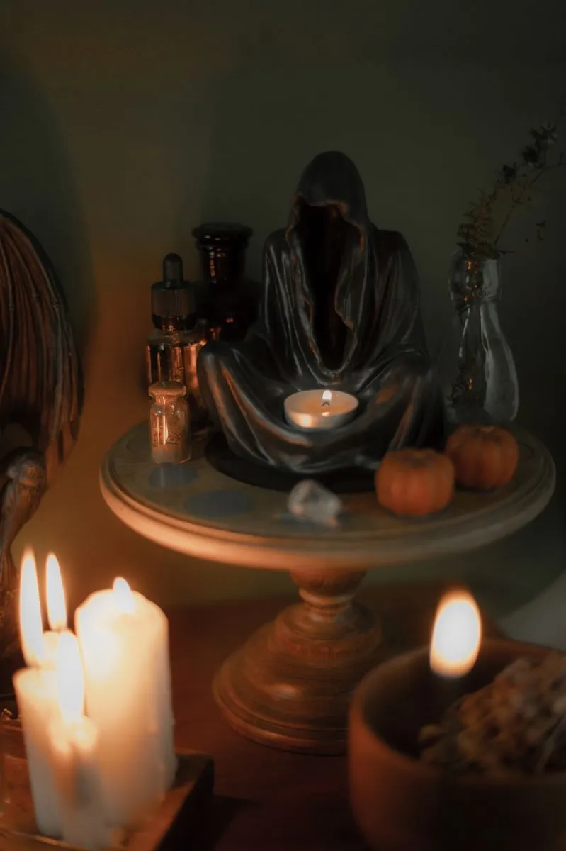 Подсвечник "Безликий"