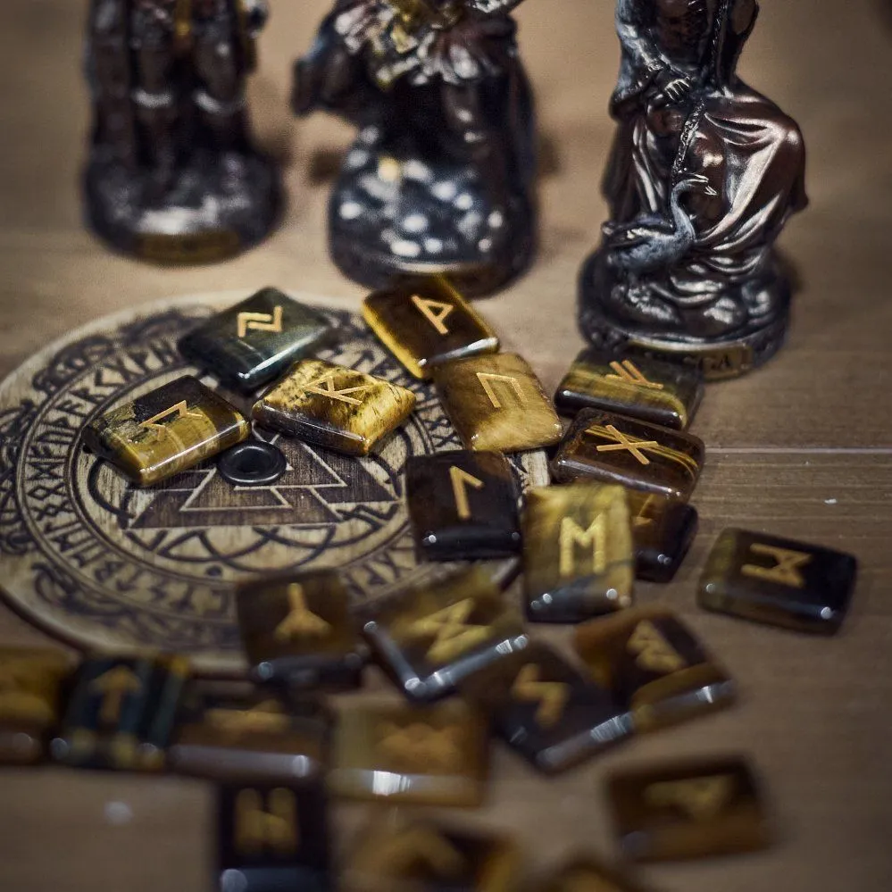 Набор рун из тигрового глаза, подарочная упаковка