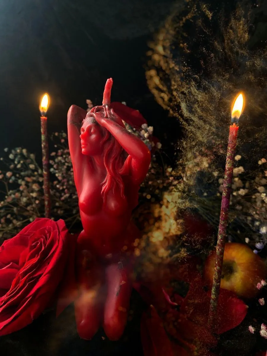 Свеча "Женская сила"