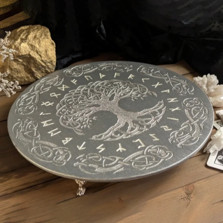 Алтарь серебряный, рунический, руны светятся в темноте