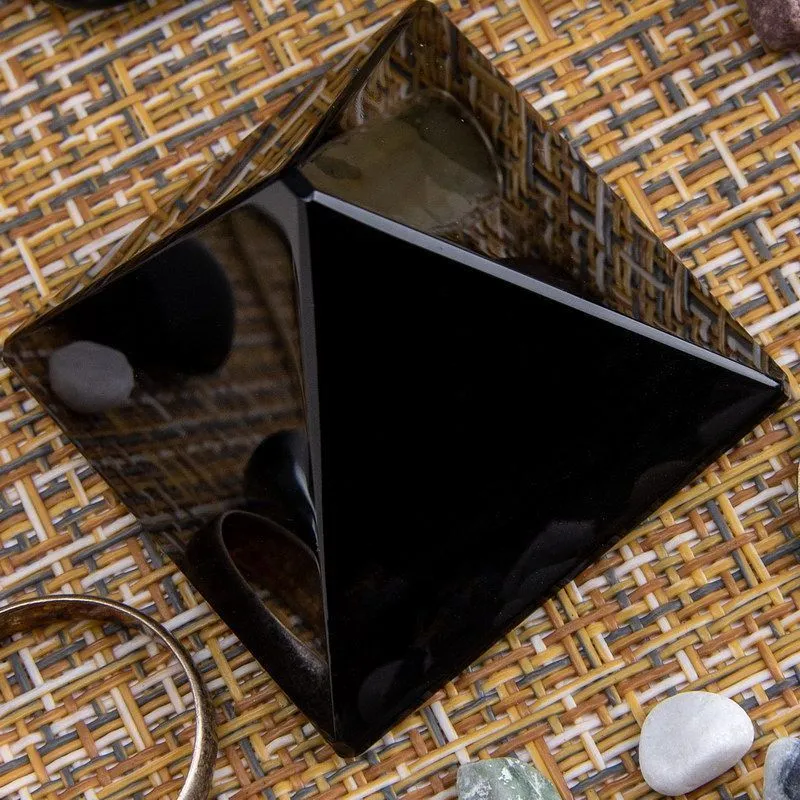 Пирамида из обсидиана малая