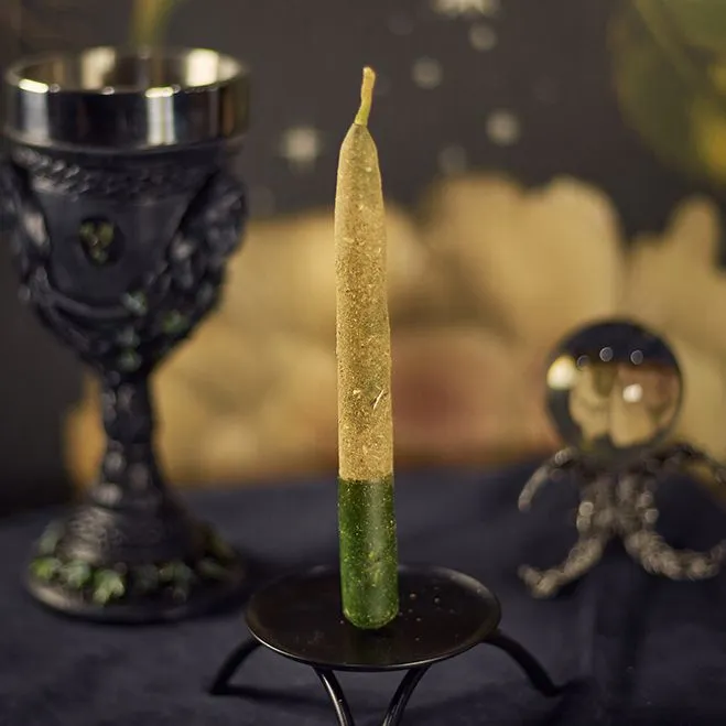 Свеча восковая зеленая с травами "Миллионер"