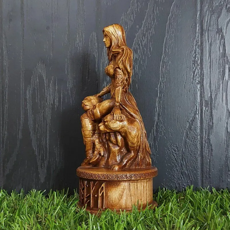 Алтарная статуэтка "Фрея"