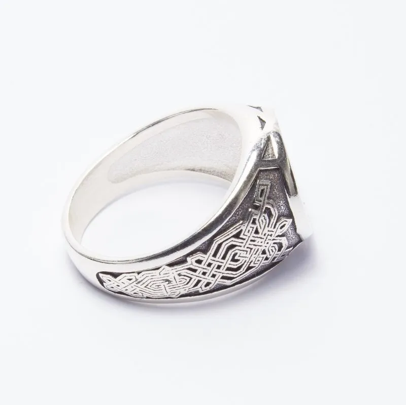 Серебряный перстень-печатка "Шлем Ужаса", размер 20