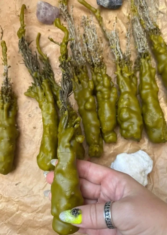 Катаная живая свеча "Рост и развитие" с полынью и розмарином