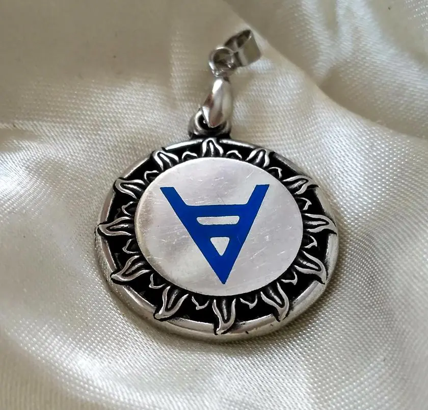 Оберег "Символ Велеса" большой, с синей эмалью